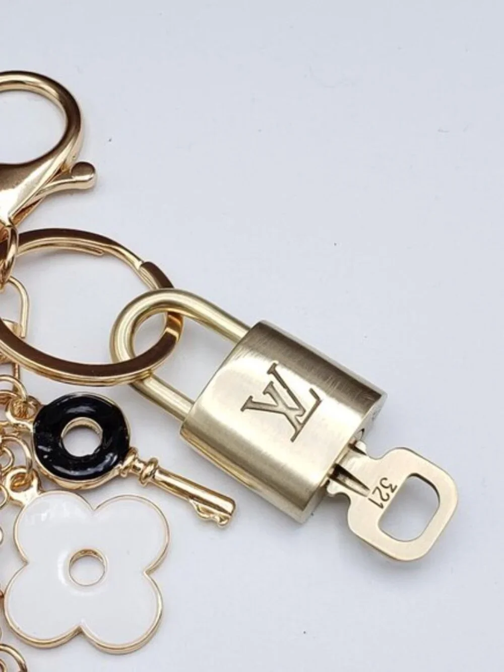 Authentic Louis Vuitton Gold Padlock 🔒 Shiny LV Key + Unbranded Bag Charm